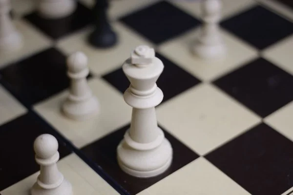 国际象棋辛克菲尔德杯卡鲁阿纳夺冠 美国棋手重回顶级巅峰再出发